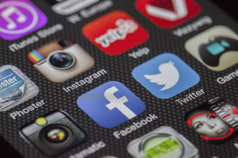 Instagram, Facebook, TikTok i LinkedIn – czym się różnią te platformy?